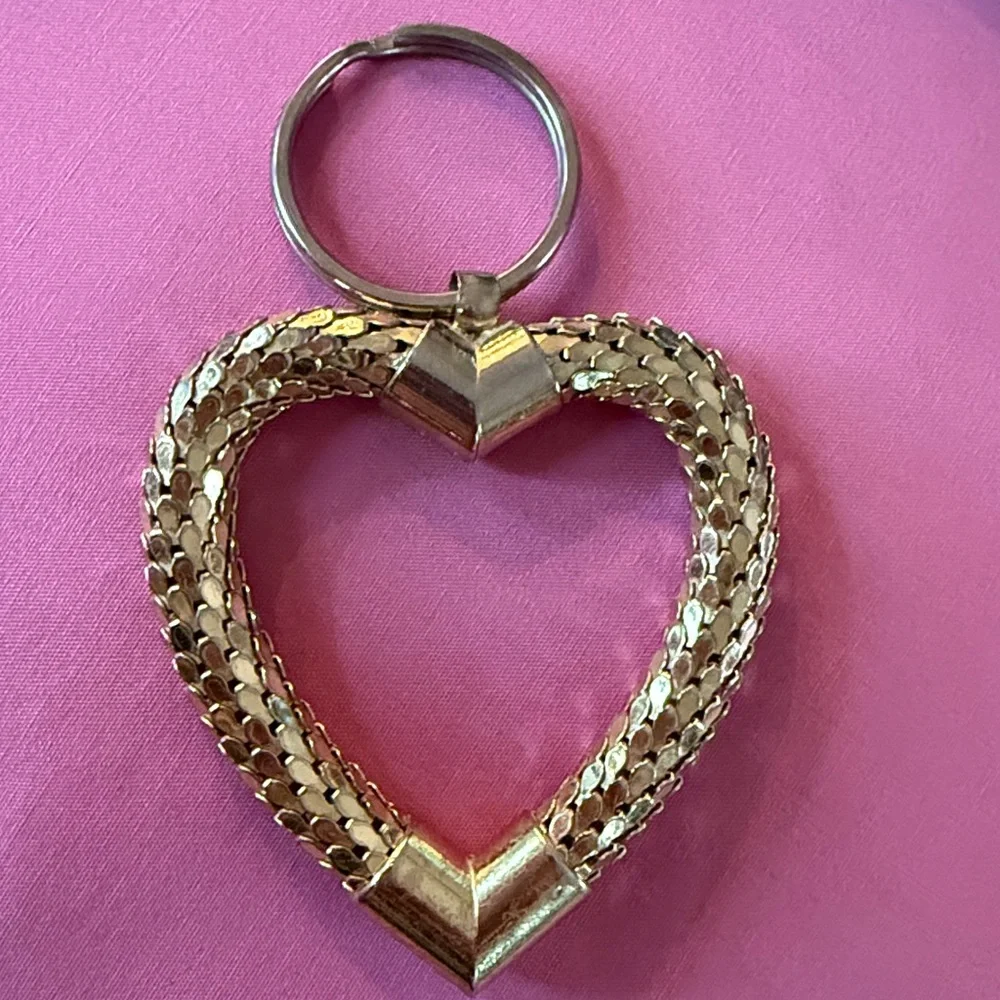 Vintage Whiting & Davis Gold Tone Mesh Heart Keychain Key‎ Ring Fob